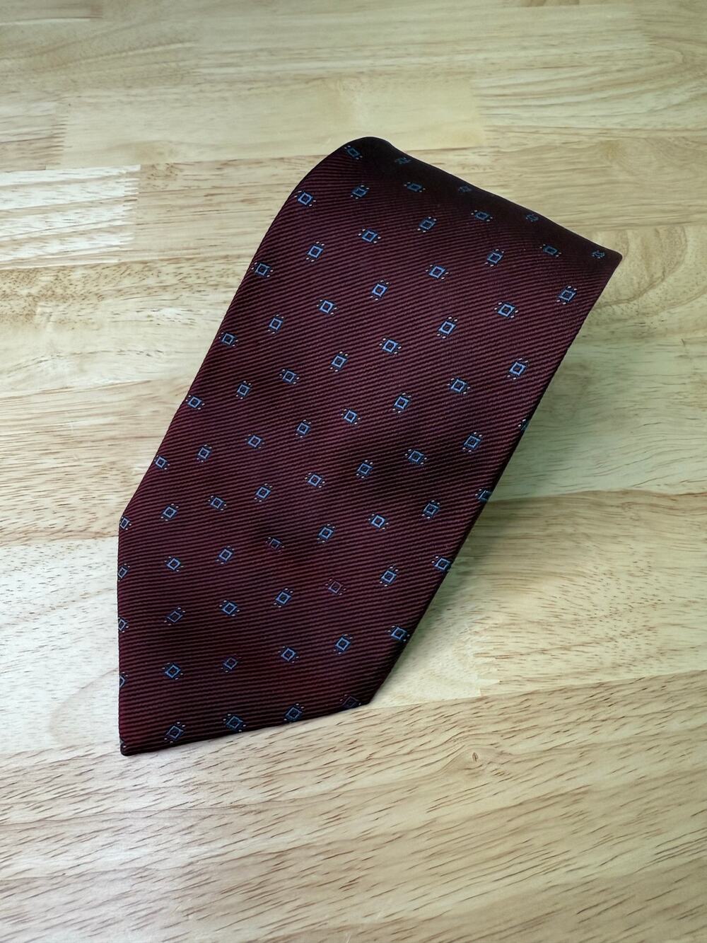 Hickey Freeman 100% Silk Men's Neck Tie Made in USA Red Blue Geometric JL